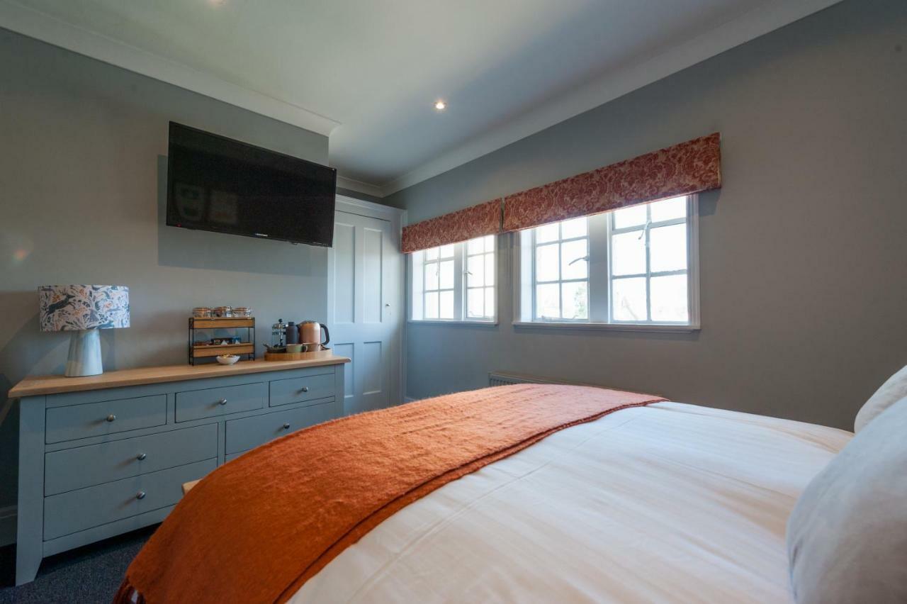 The Shepherd At Langham Boxted  Bagian luar foto